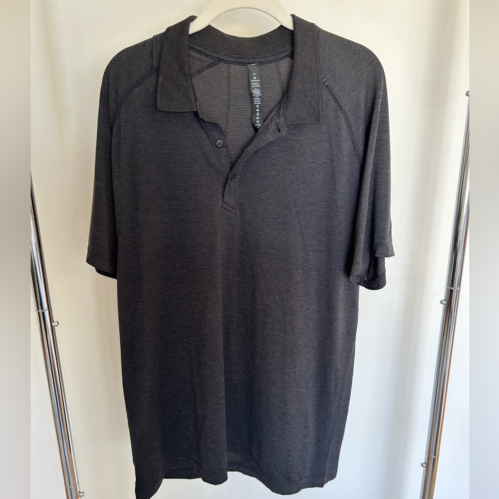 Men’s XL lululemon Golf Polo. Charcoal. Like new. Excellent Condition.